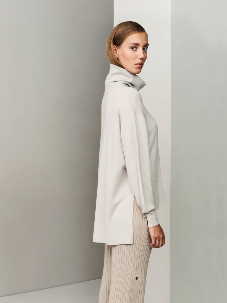 In the Form Turtleneck Sweater - Bone Grey - Movers & Cashmere